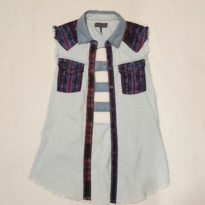 Sleeveless Jean jacket by Kendall & Kylie